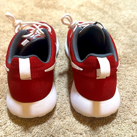 Nike Roshe One OG 'Gym Red' - 599728 603 - Picture 4 of 5